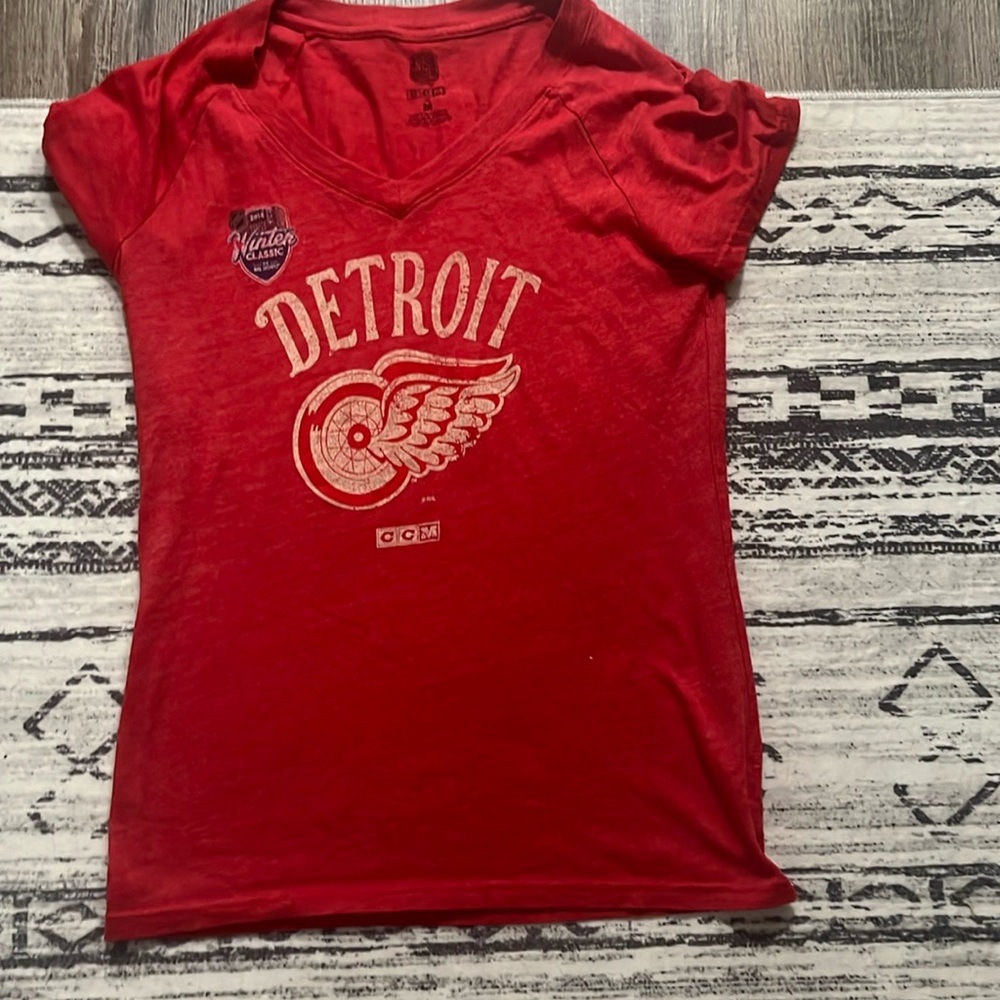 Detroit Red Wings shirt